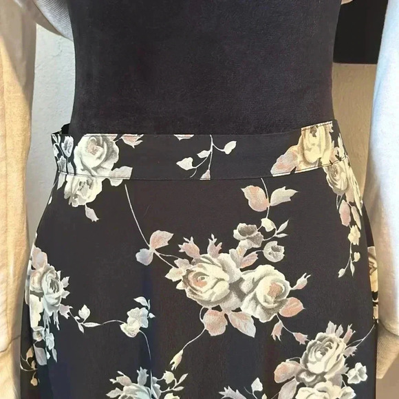 Floral maxi skirt - Picture 2 of 5